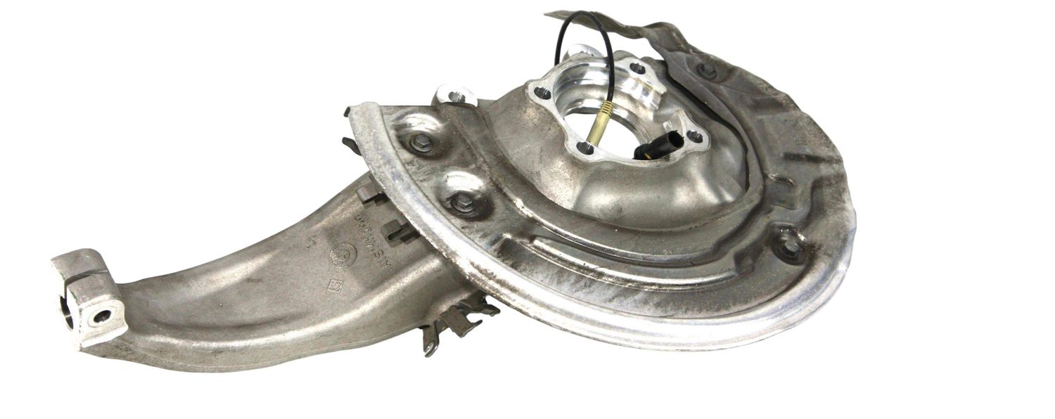 BMW 8 SERIES Front wheel hub OEM 31206884385 — Europe Delivery