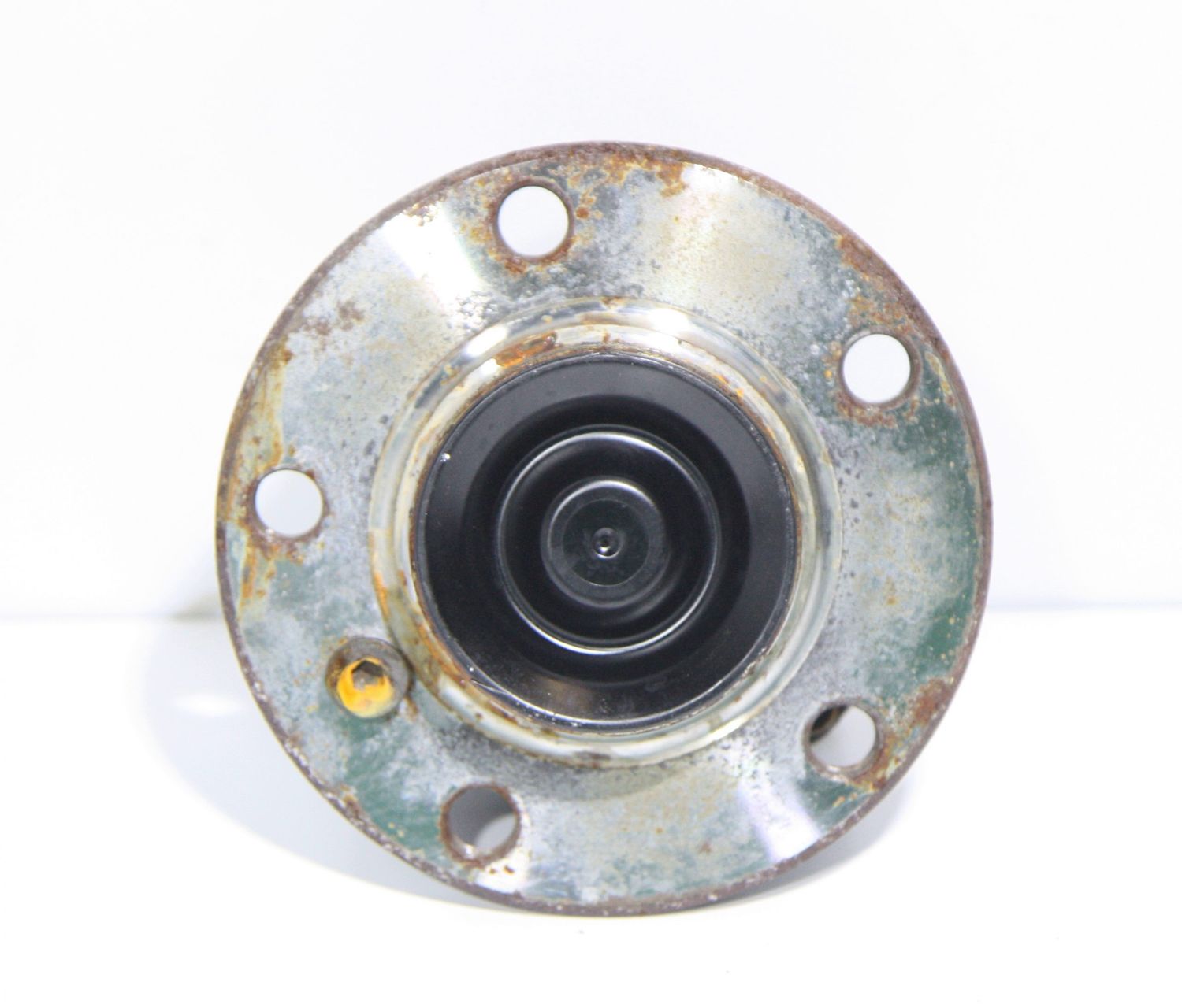 BMW 3 SERIES Front wheel hub OEM 31206867256 — Europe Delivery