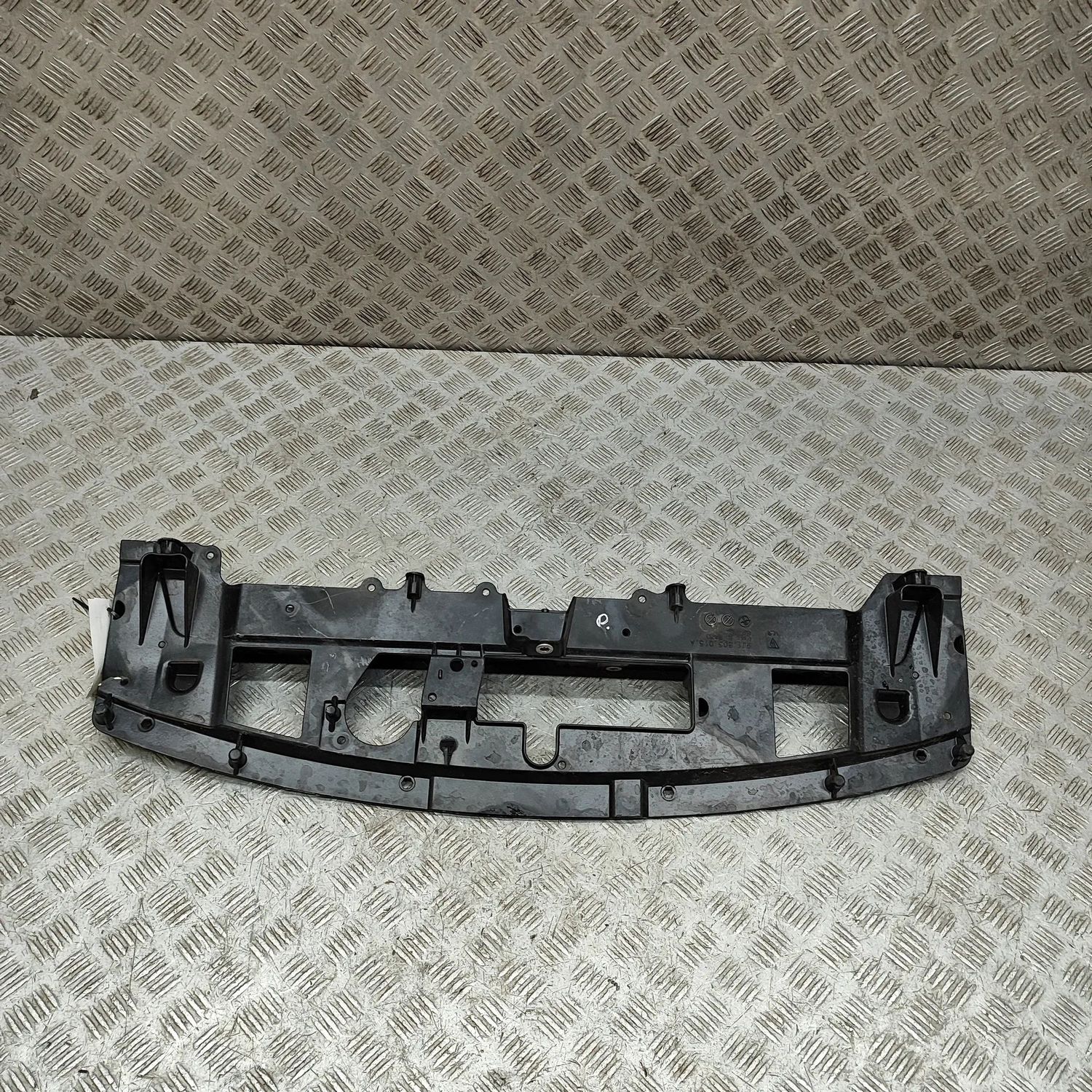9J1805015, 9J1805015A Slam panel frame övre part AUDI E-TRON GT (Saloon F83, F8P) (2021-...) — Leverans i Europa