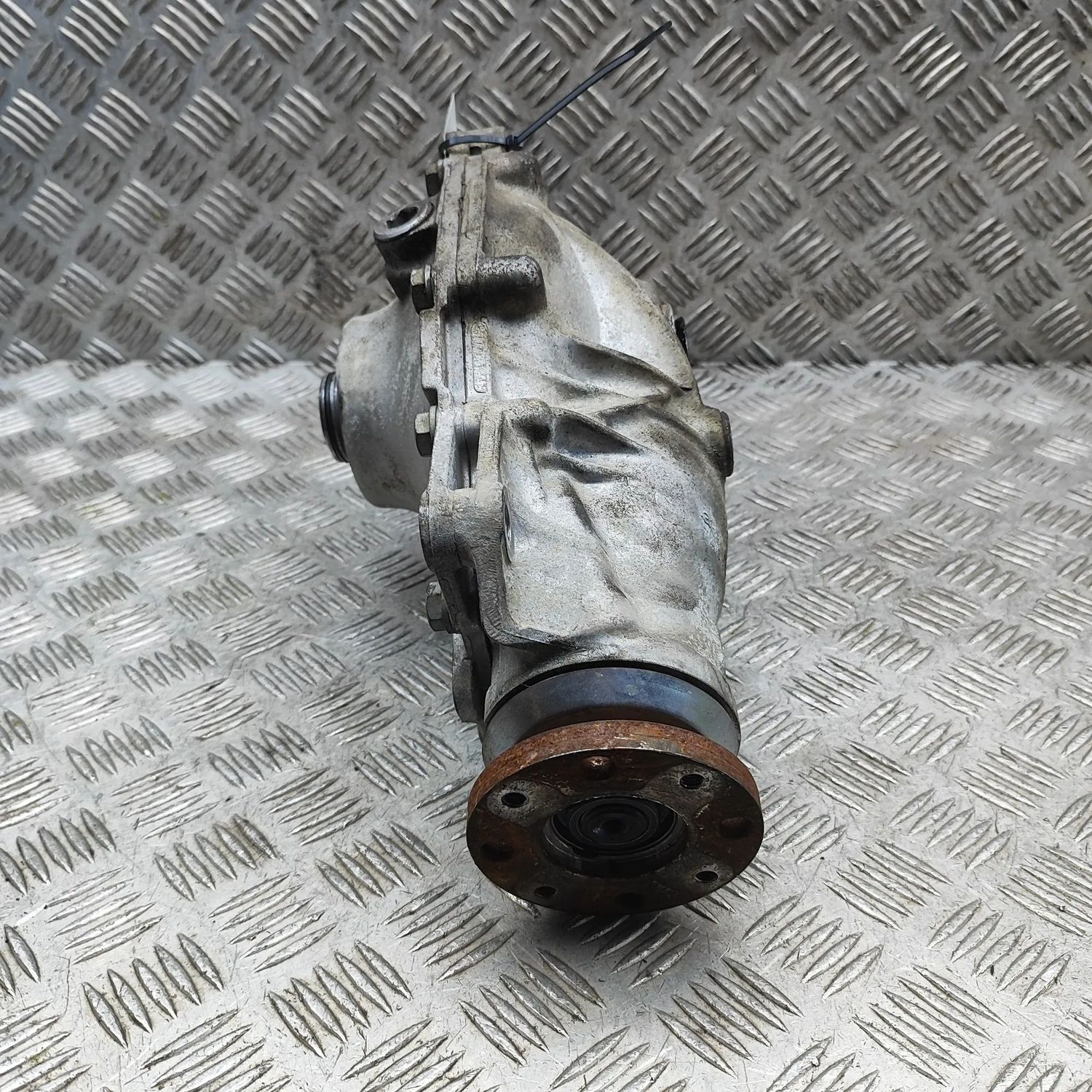 8618379, 8635030 Przedni differential BMW X5 (F15, F85) (2012-2018) — Dostawa w Europie