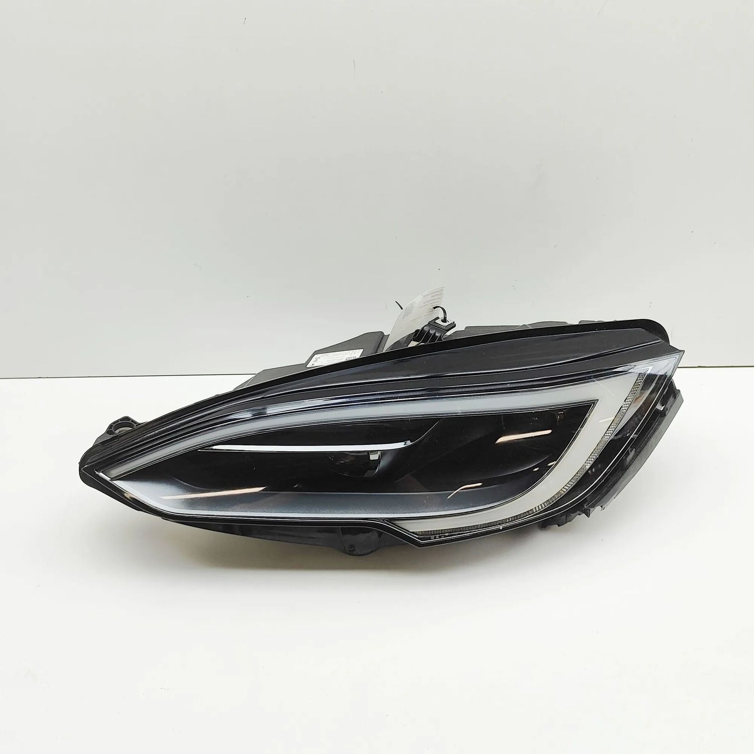 1563713-00-D Przedni lewy reflektor TESLA MODEL S (2012-...) — Dostawa w Europie