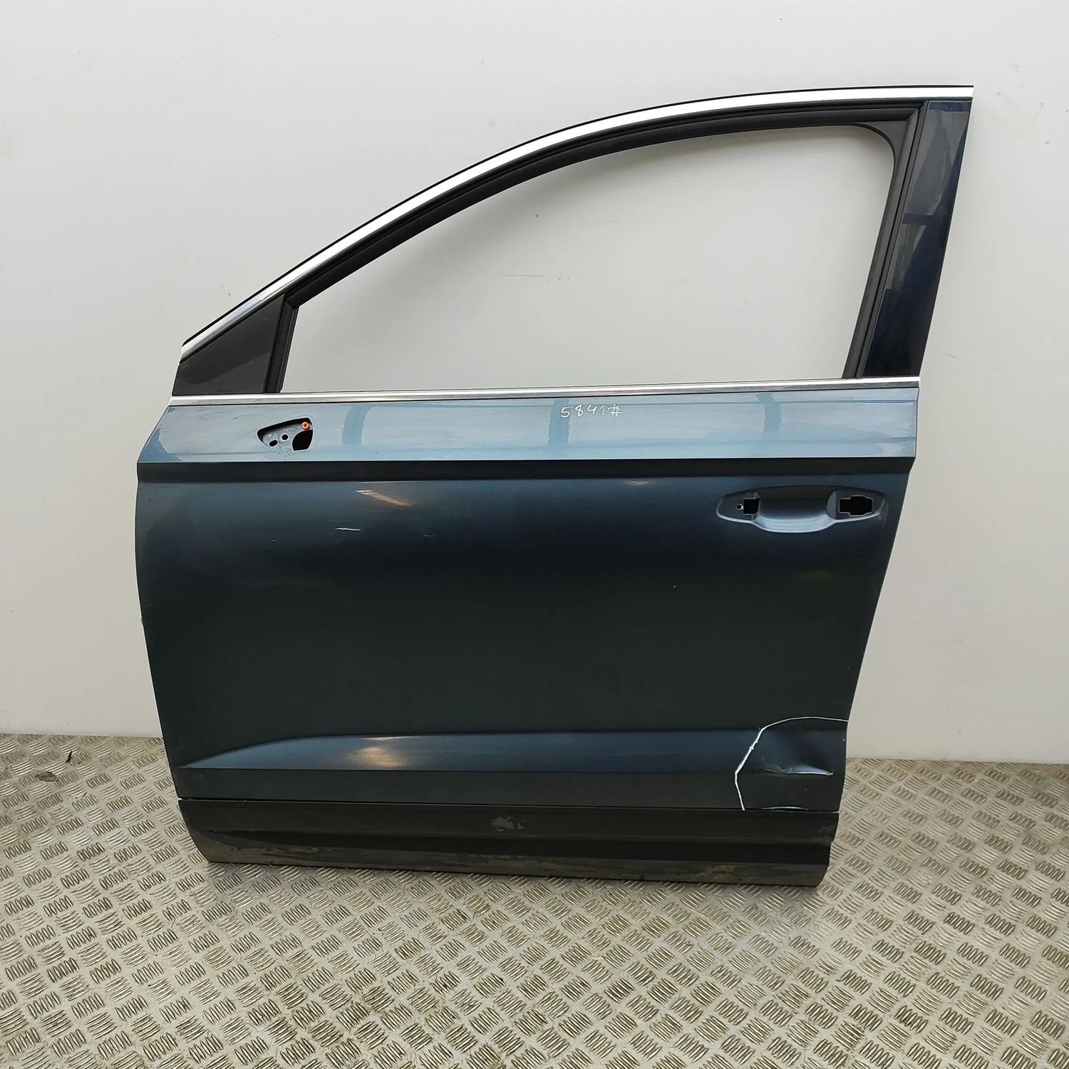 575831051E Przedni lewy drzwi SEAT ATECA (KH7) (2016-...) — Dostawa w Europie