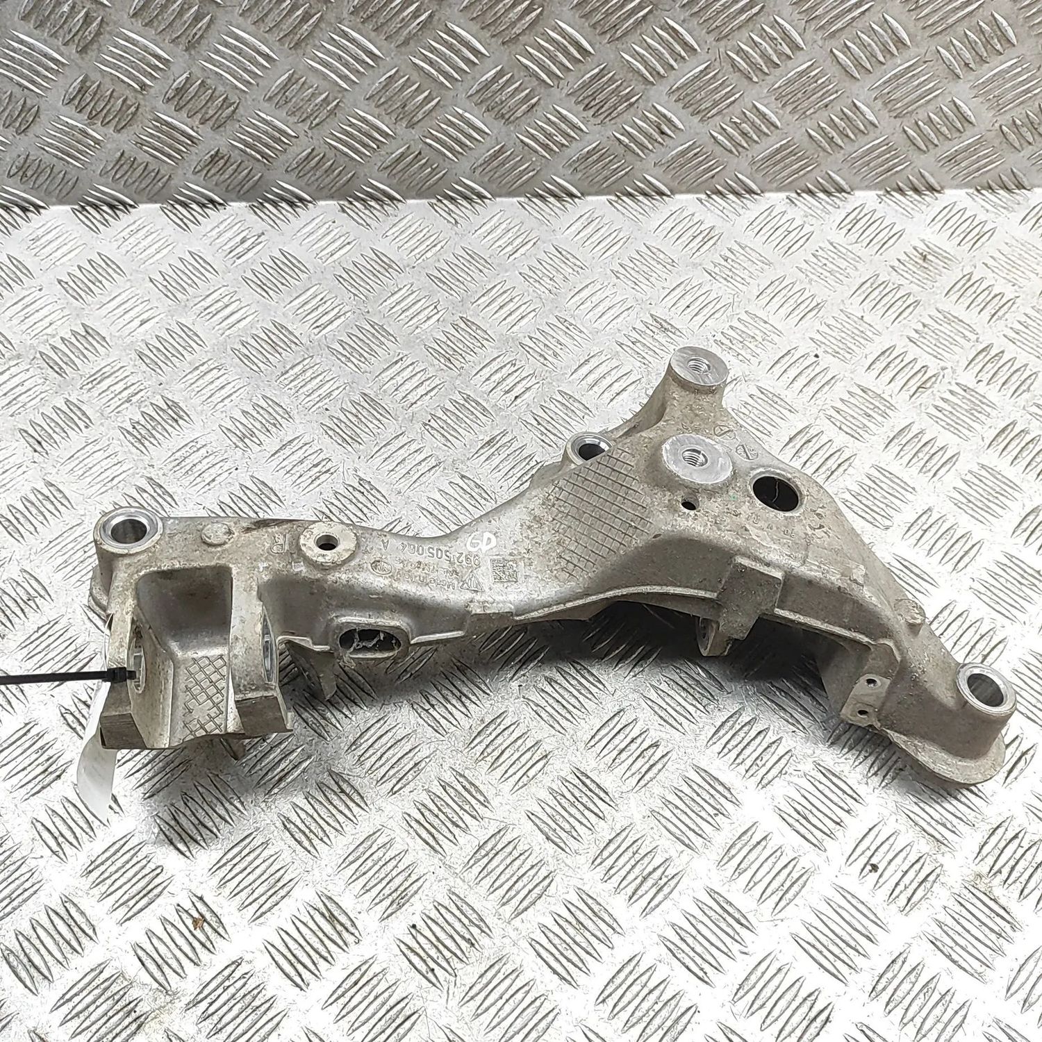 992505064A Prawy boczny subframe mocowanie PORSCHE 911 (992) (2019-...) — Dostawa w Europie
