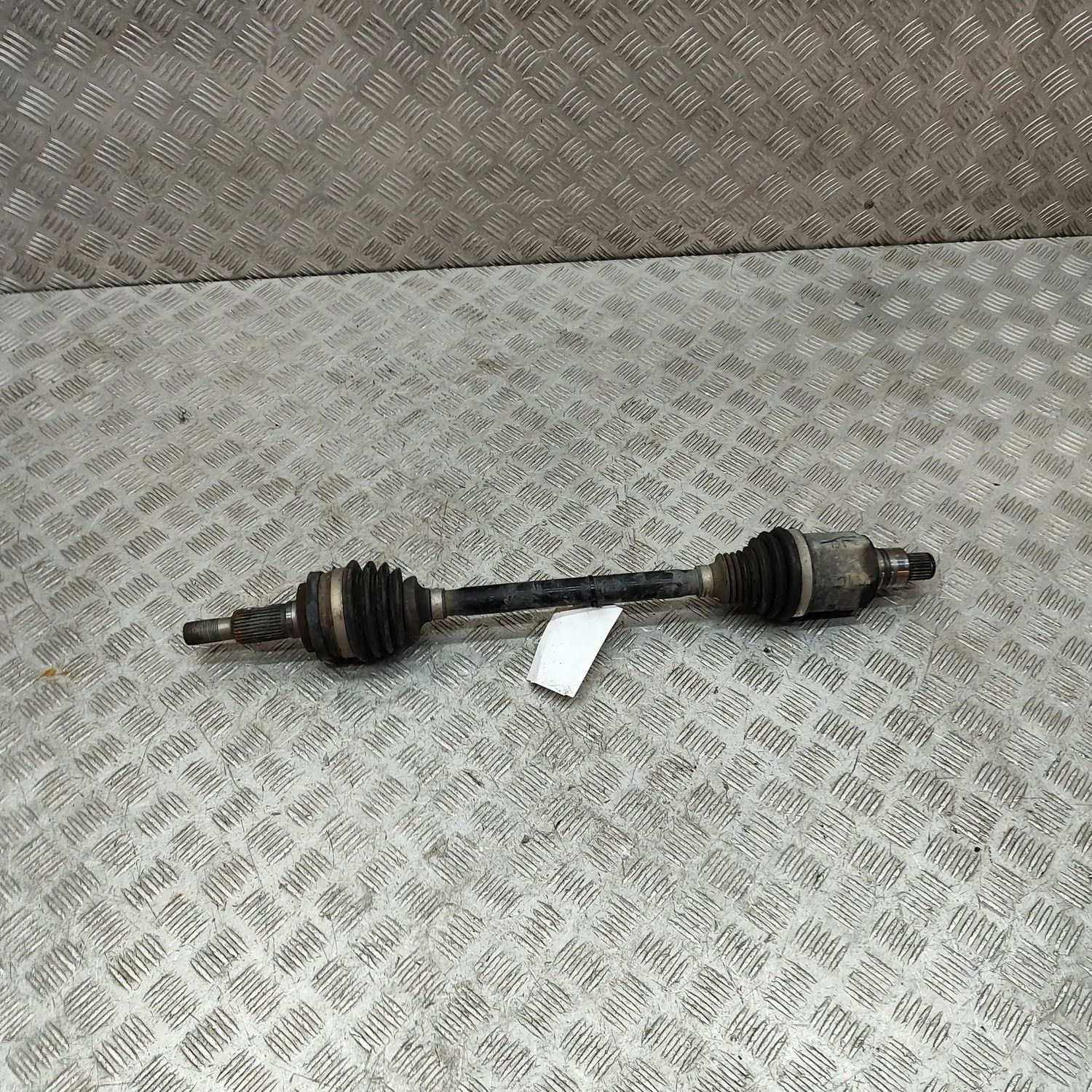 971.407.271.E, 971407271E Fram höger drivaxel PORSCHE PANAMERA (971) (2016-...) — Leverans i Europa