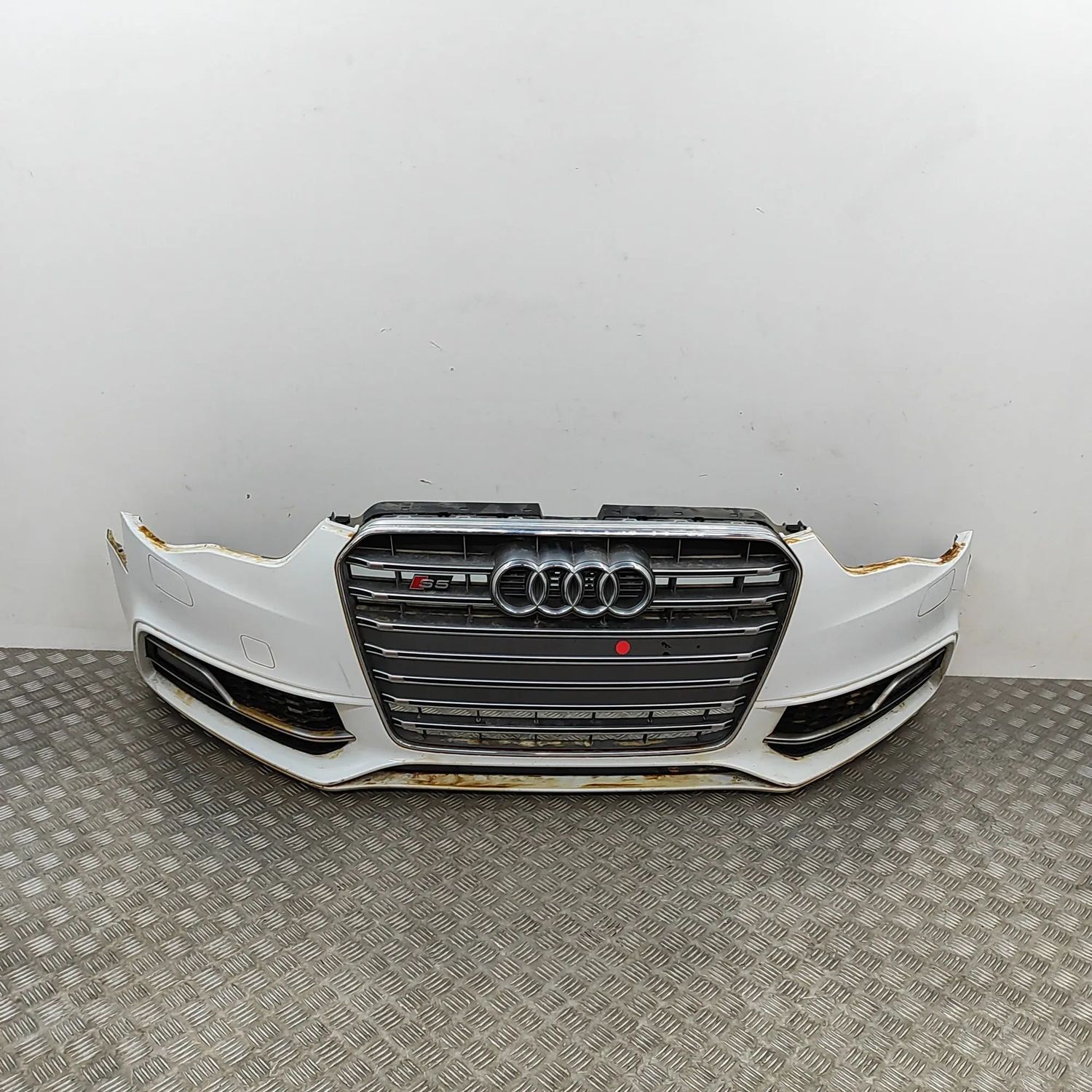 8T0807437AM främre stötfångare AUDI A5 (Cabrio 8F7) (2009-2016) — Leverans i Europa