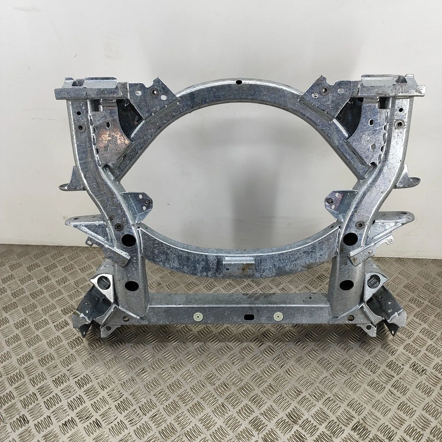 7915436, 7915428 Przedni subframe BMW I4 (G26) (2022-...) — Dostawa w Europie