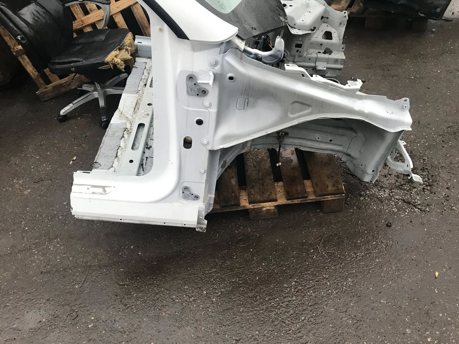 Przedni prawy quarter panel TESLA MODEL Y (2019-...) — Dostawa w Europie