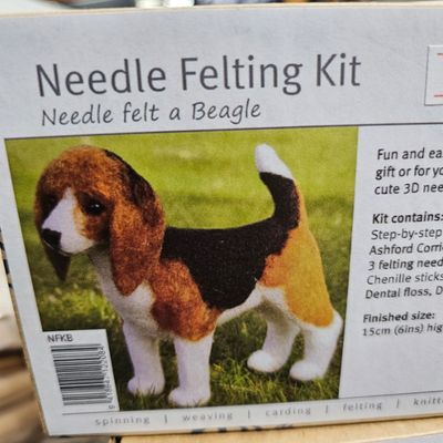 ASHFORD Felting KIT. BEAGLE