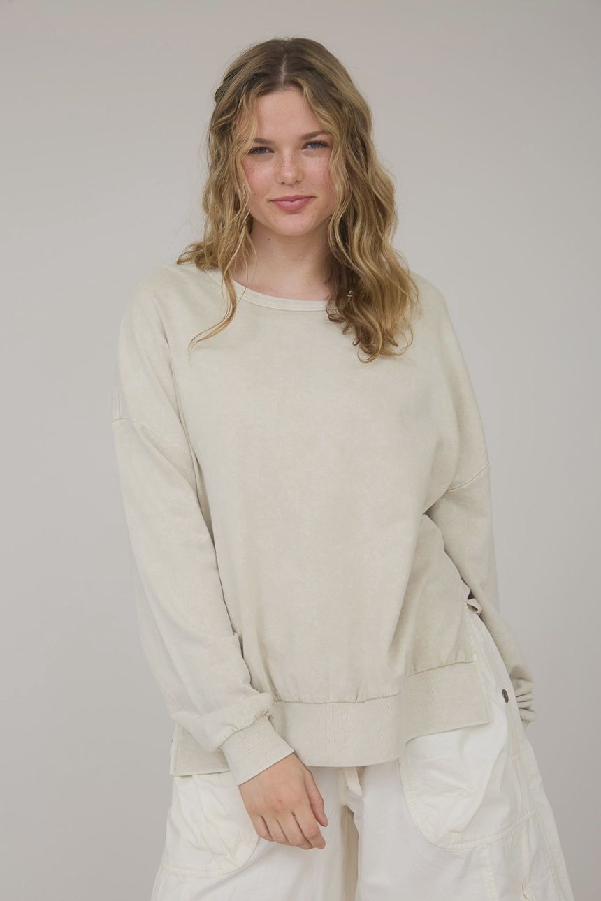 WASHED CREWNECK LONG SLEEVE KNIT TOP