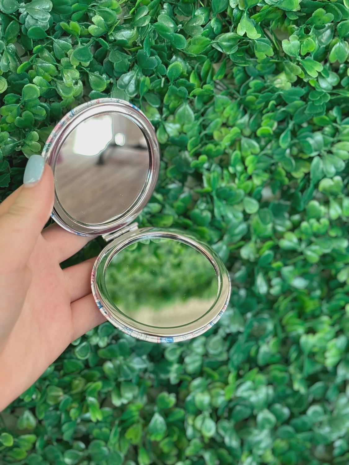 Compact Mirror