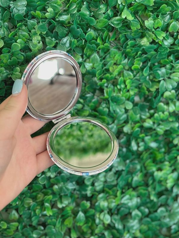 Compact Mirror