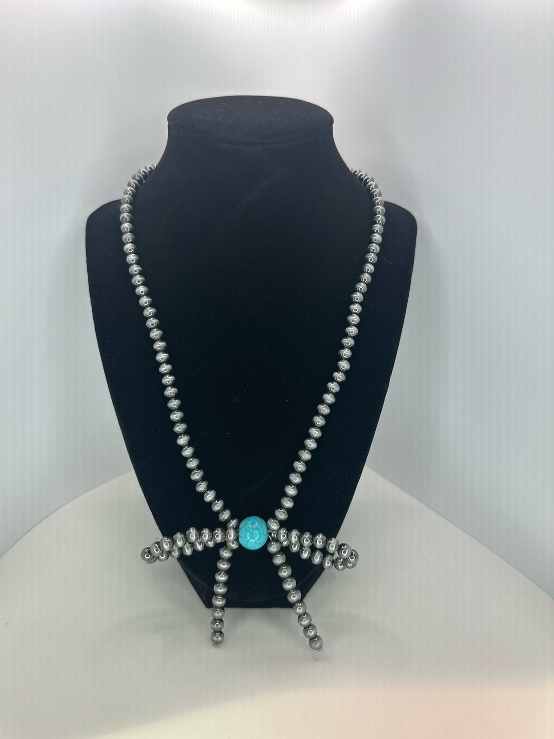 Sw Navajo Pearl Bow Necklace