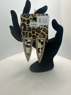 Emma Cowprint Arrowhead Ear