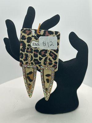 Emma  Leop Arrowhead Ear