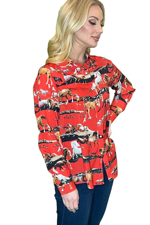 Fashion Express Red Horse Snap