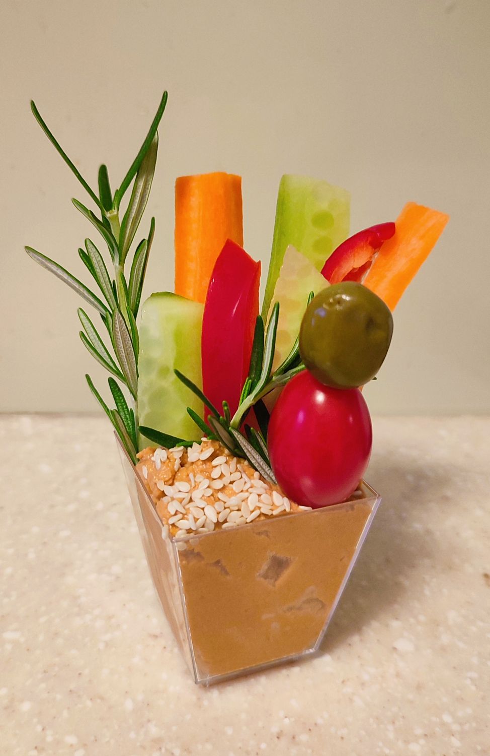 Zestaw: Hummus z warzywami