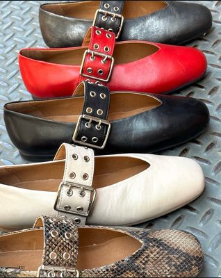Women&#39;s Footwear