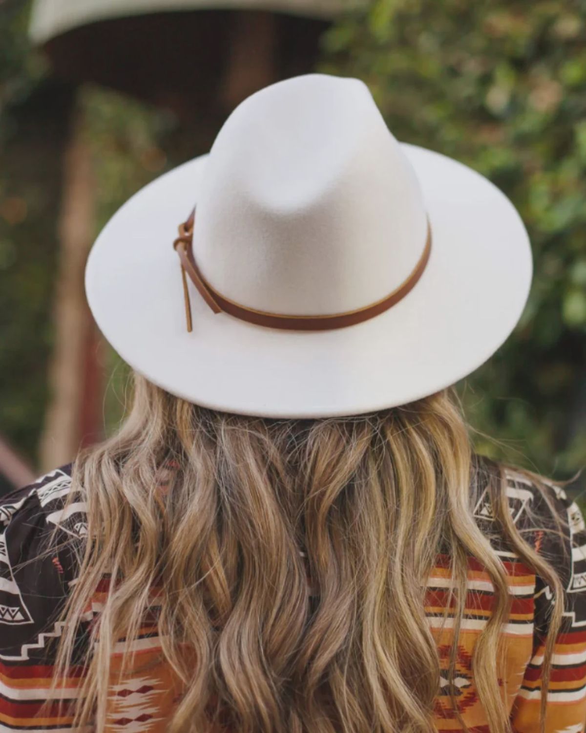 Billie, Color: cream