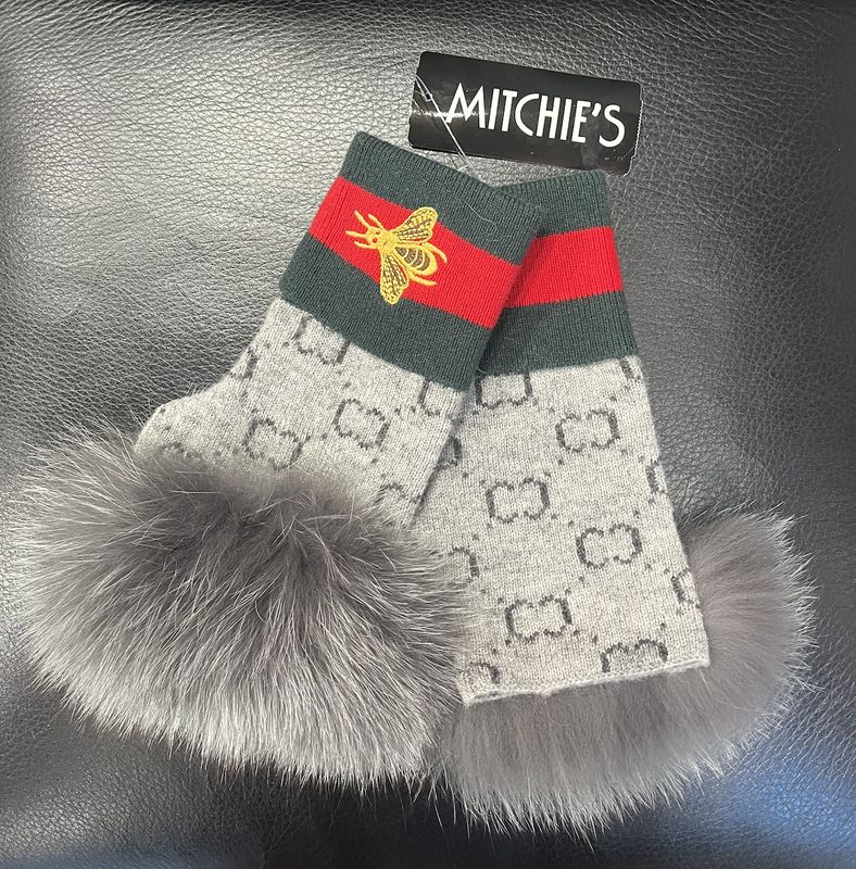 Knitted fingerless gloves