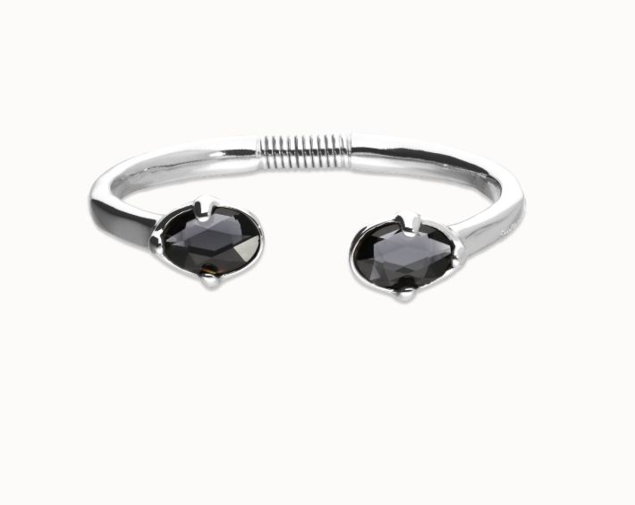 Uno de 50 Bangle bracelet with two oval faceted black crystals