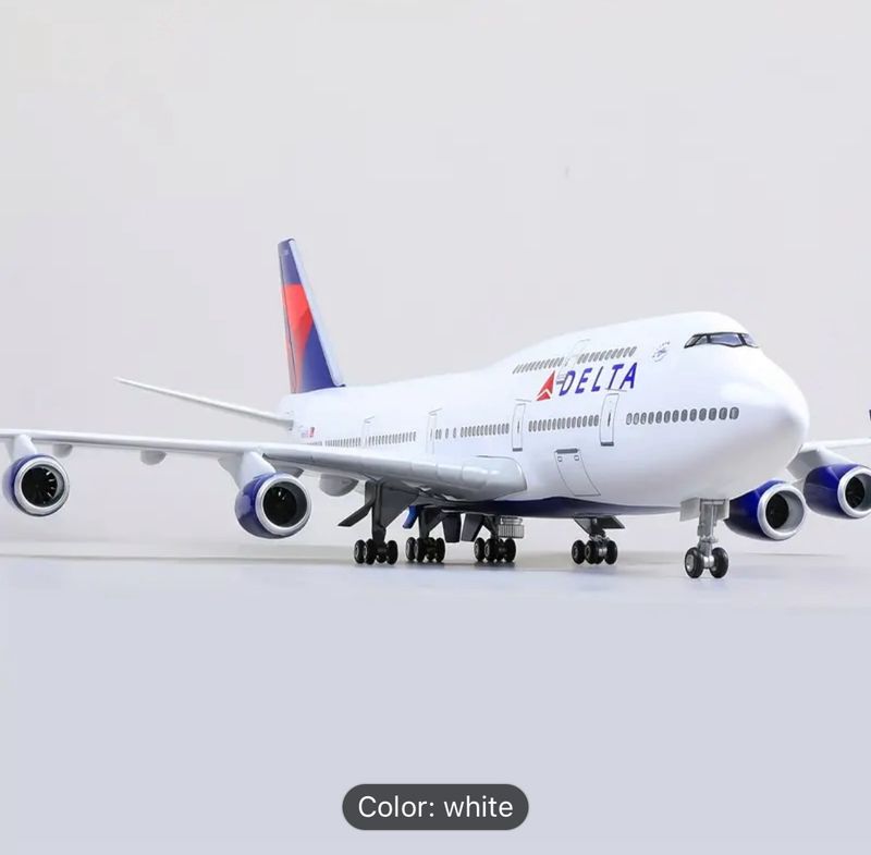 Delta Airlines Boeing 747 Desk Model Aircraft 1:160 Scale