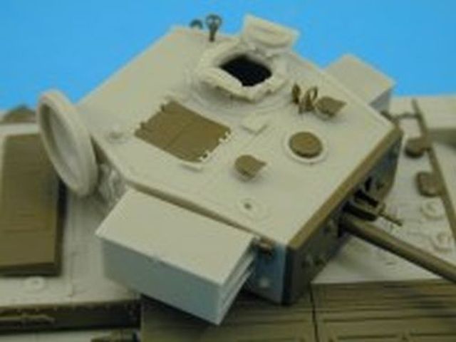 British Cromwell Late turret fittings and cupola set
