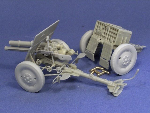 British WWII 18 pound cannon with limber