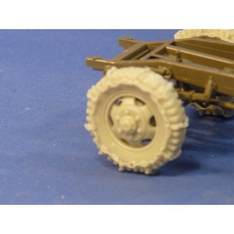 US Snow Chained Wheels for GMC 2 1/2 ton US Snow Chained Wheels for GMC 2 1/2 ton