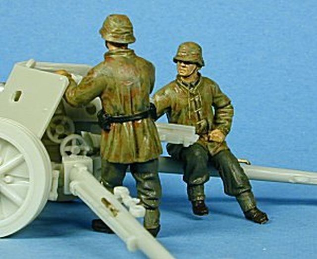 German Pak 40 crew #1
