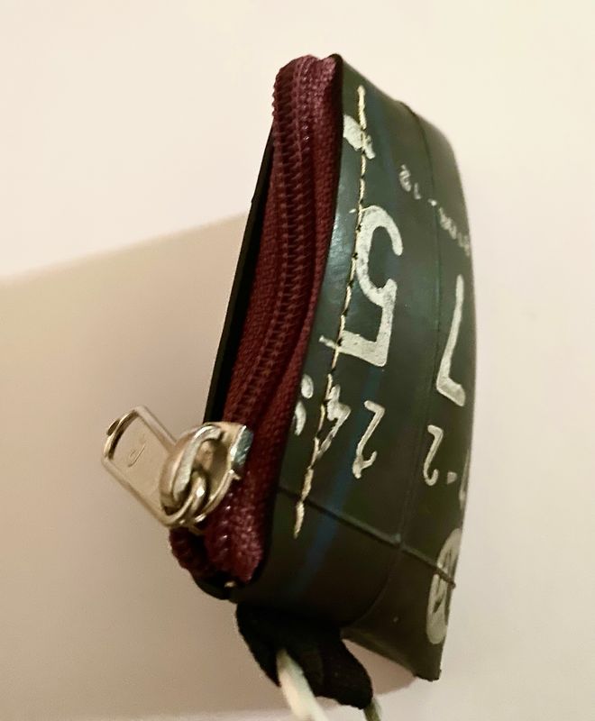 Mini-Börse aus recyceltem Motorradschlauch Mini-Börse aus recyceltem Motorradschlauch