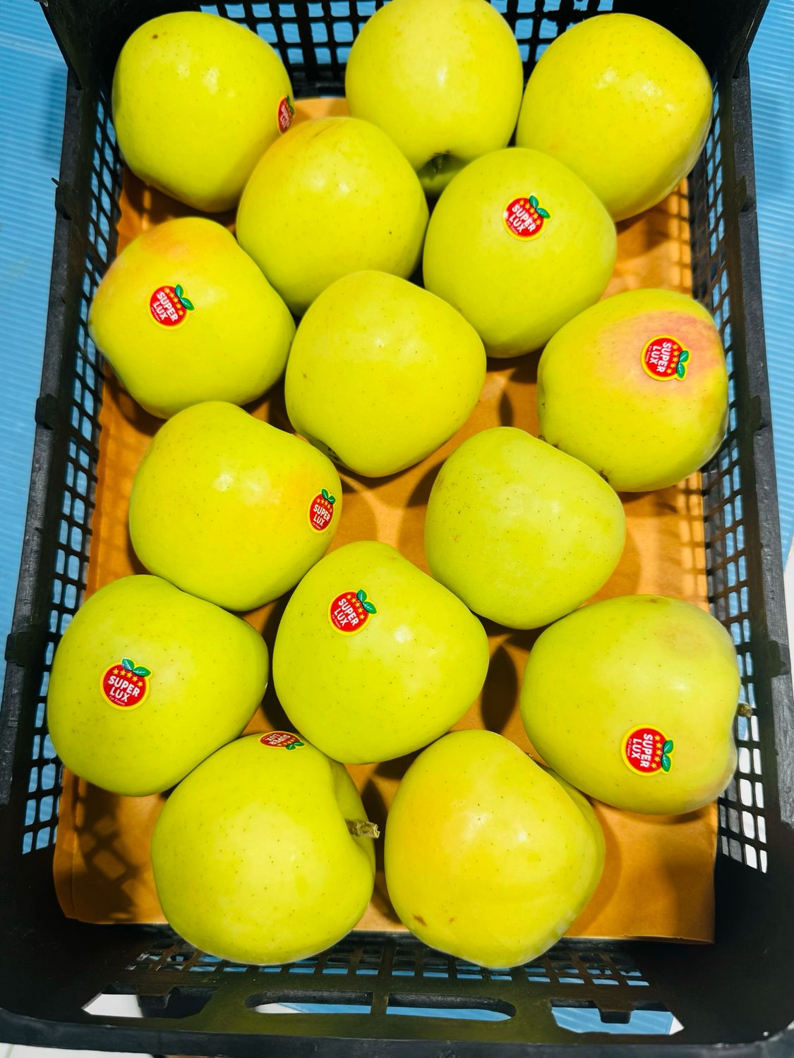 Apple Yellow سیب زرد سمیرم