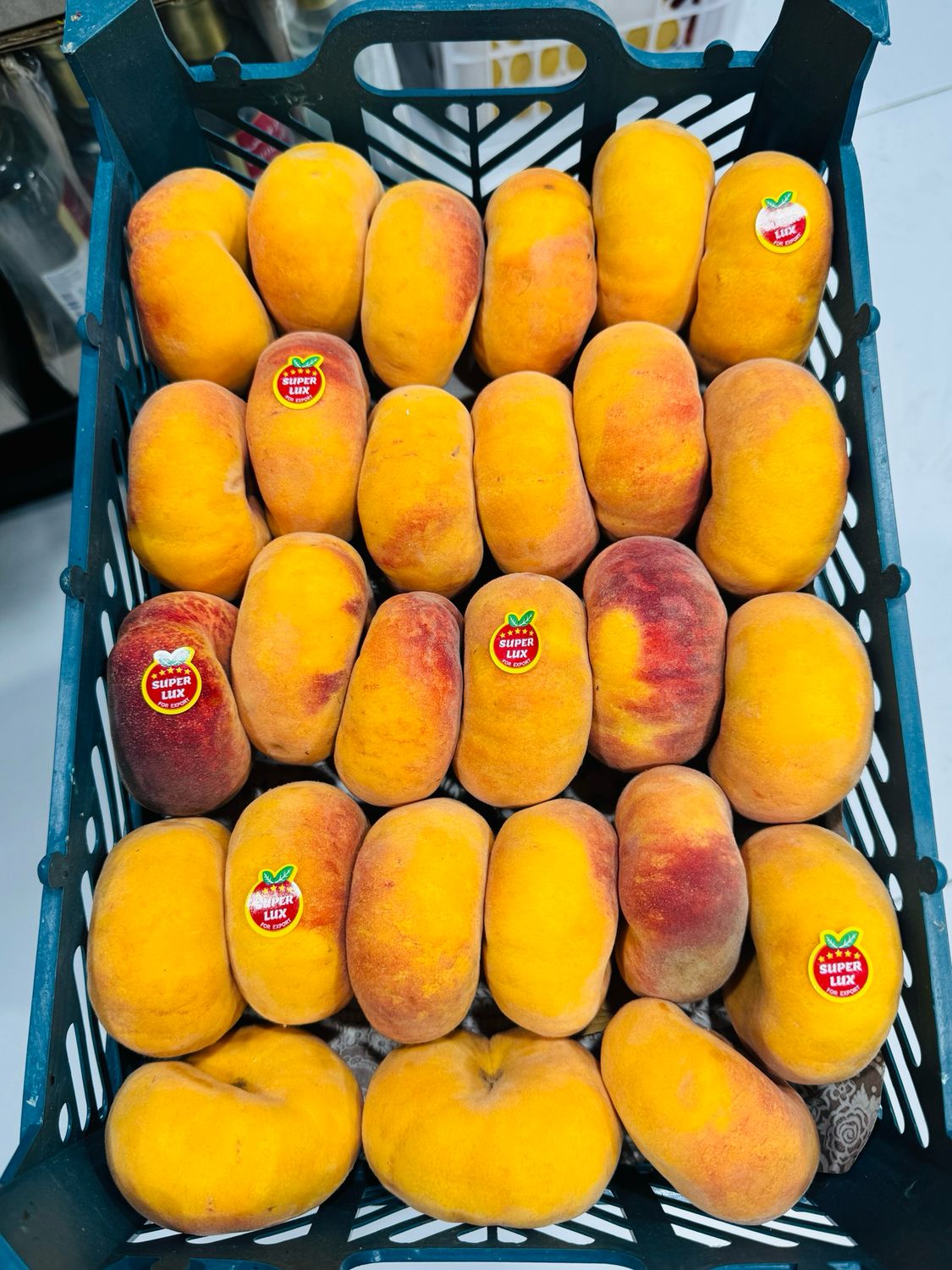 Peach. هلو انجیر زعفرانی