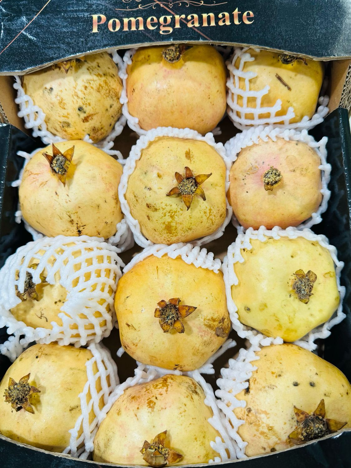 Sweet pomegranate . انار شیرین