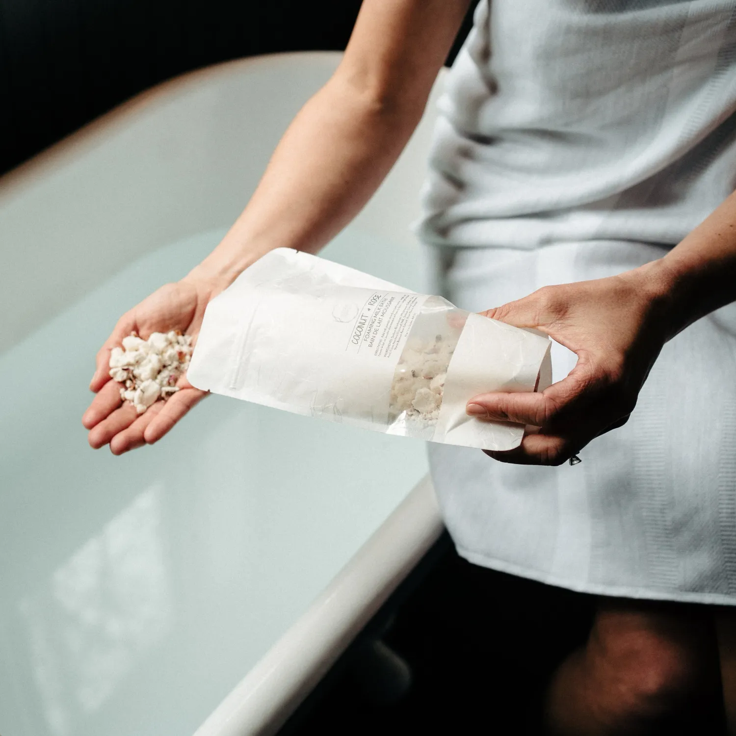 COCONUT &amp; ROSE | foaming bath milk