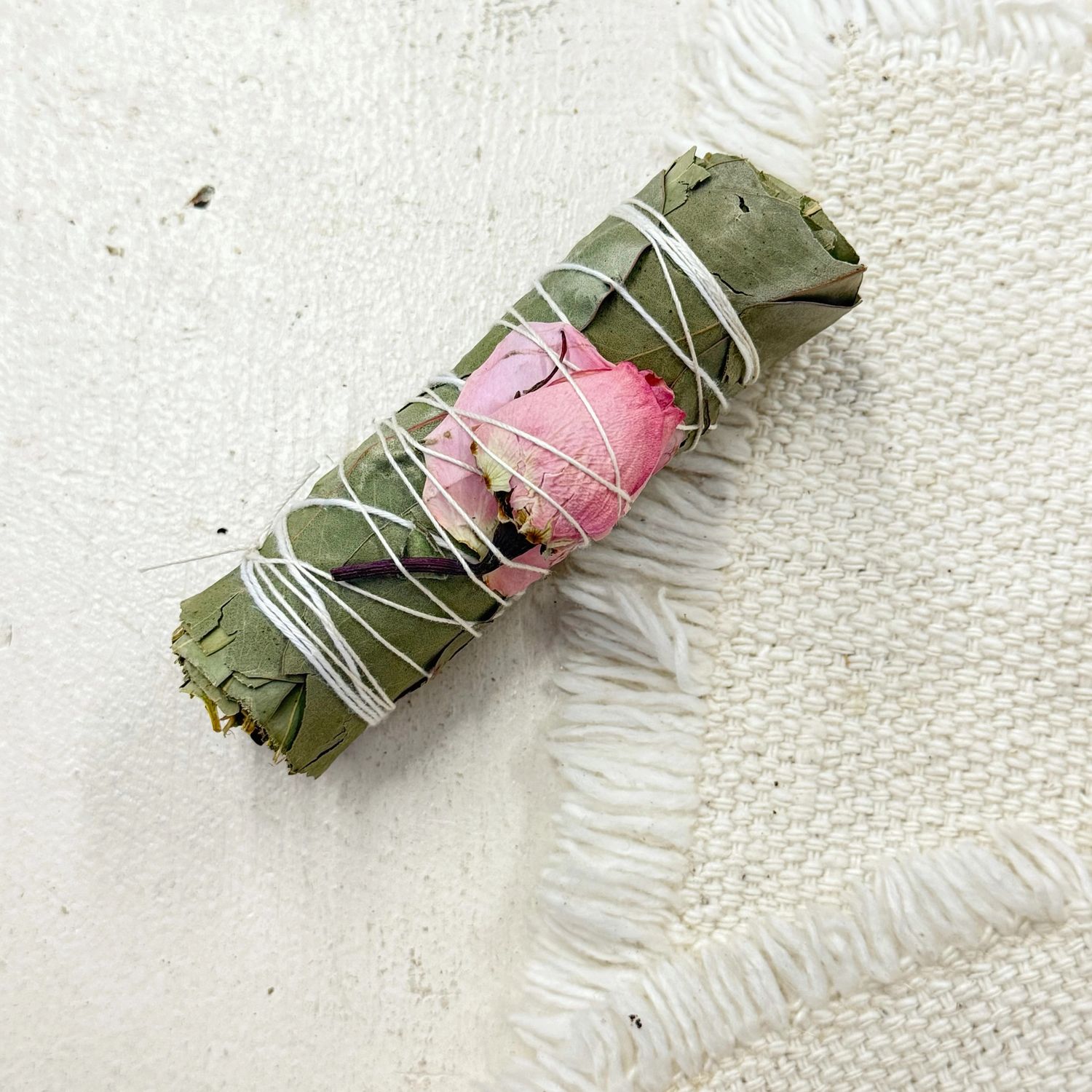 Pink Rose Petal &amp; Bud Small Eucalyptus Bundle