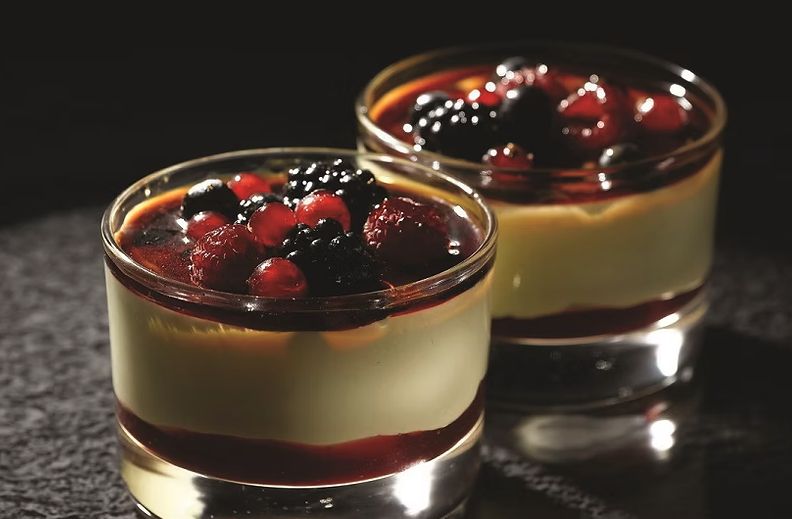 COPPA CREME BRULEE &amp; BERRIES