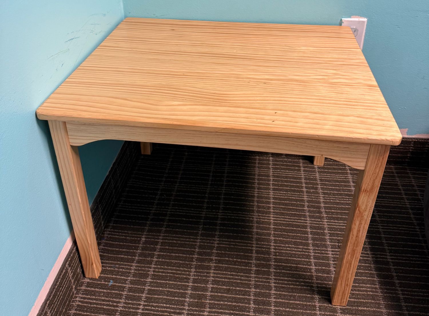 Kids Table (Chairs Separate)