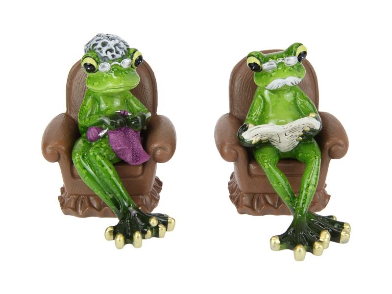 10cm Golden Old Frog on Sofa 2 Asstd
