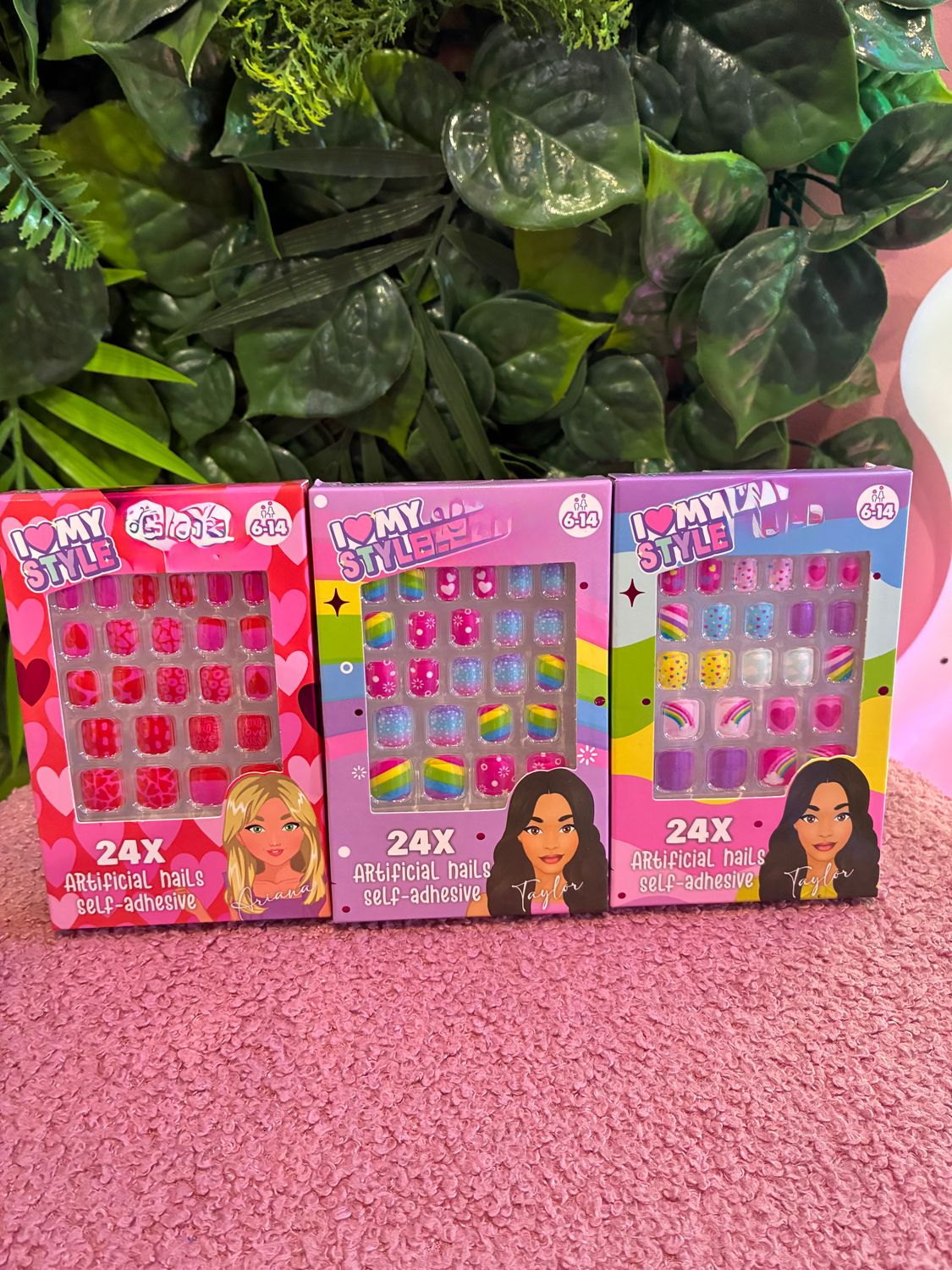 FAUX ONGLES