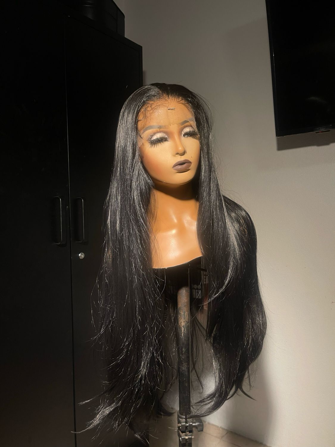 32 inch Jet Black Straight