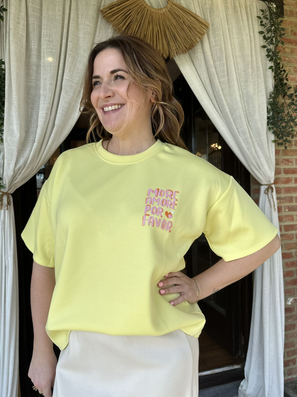 More amor por favor geel