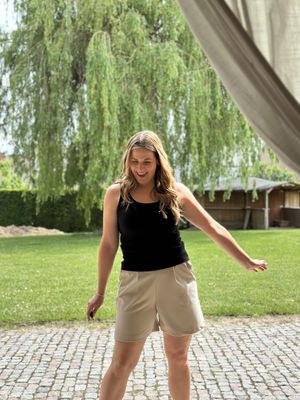 Phoebe short beige
