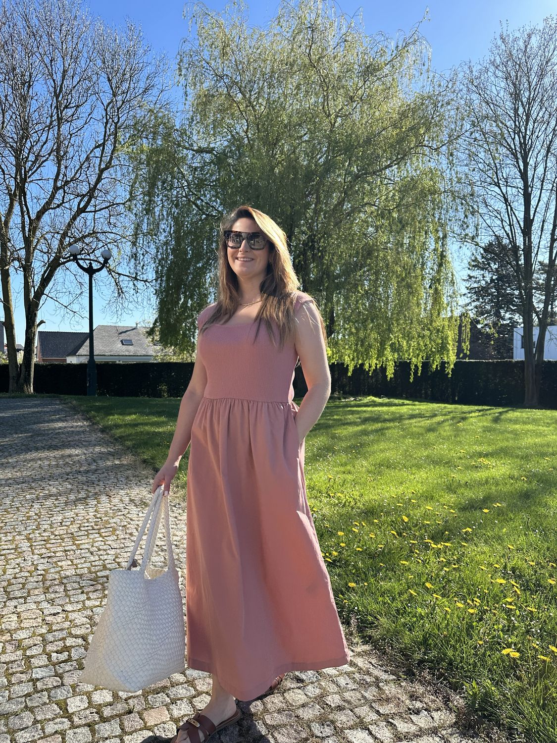 Simone kleed roze