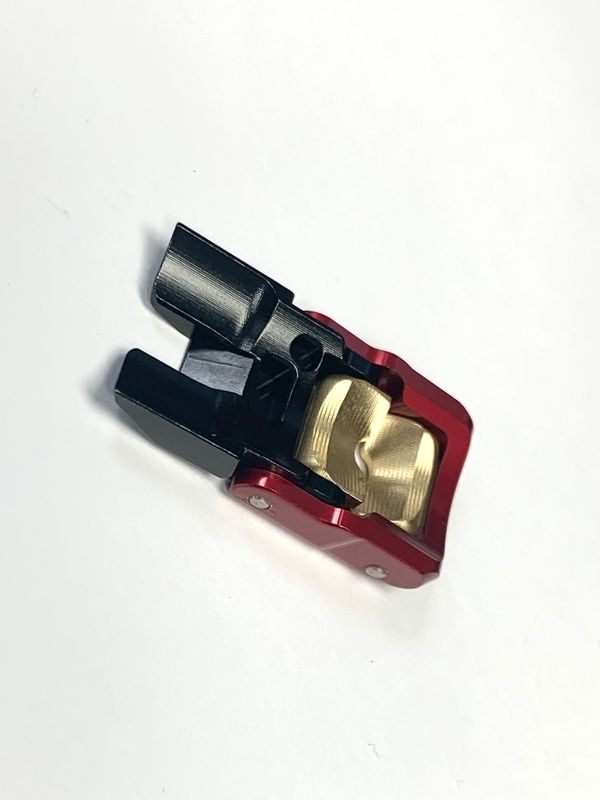 DLX Luxe X/ TM40 Latch Assembly