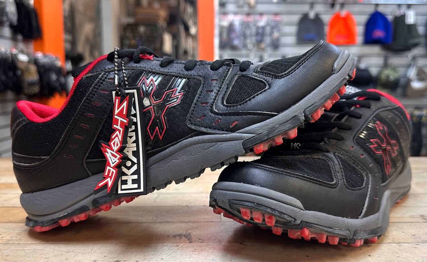 HK ARMY- Shredder cleats - Black/Red