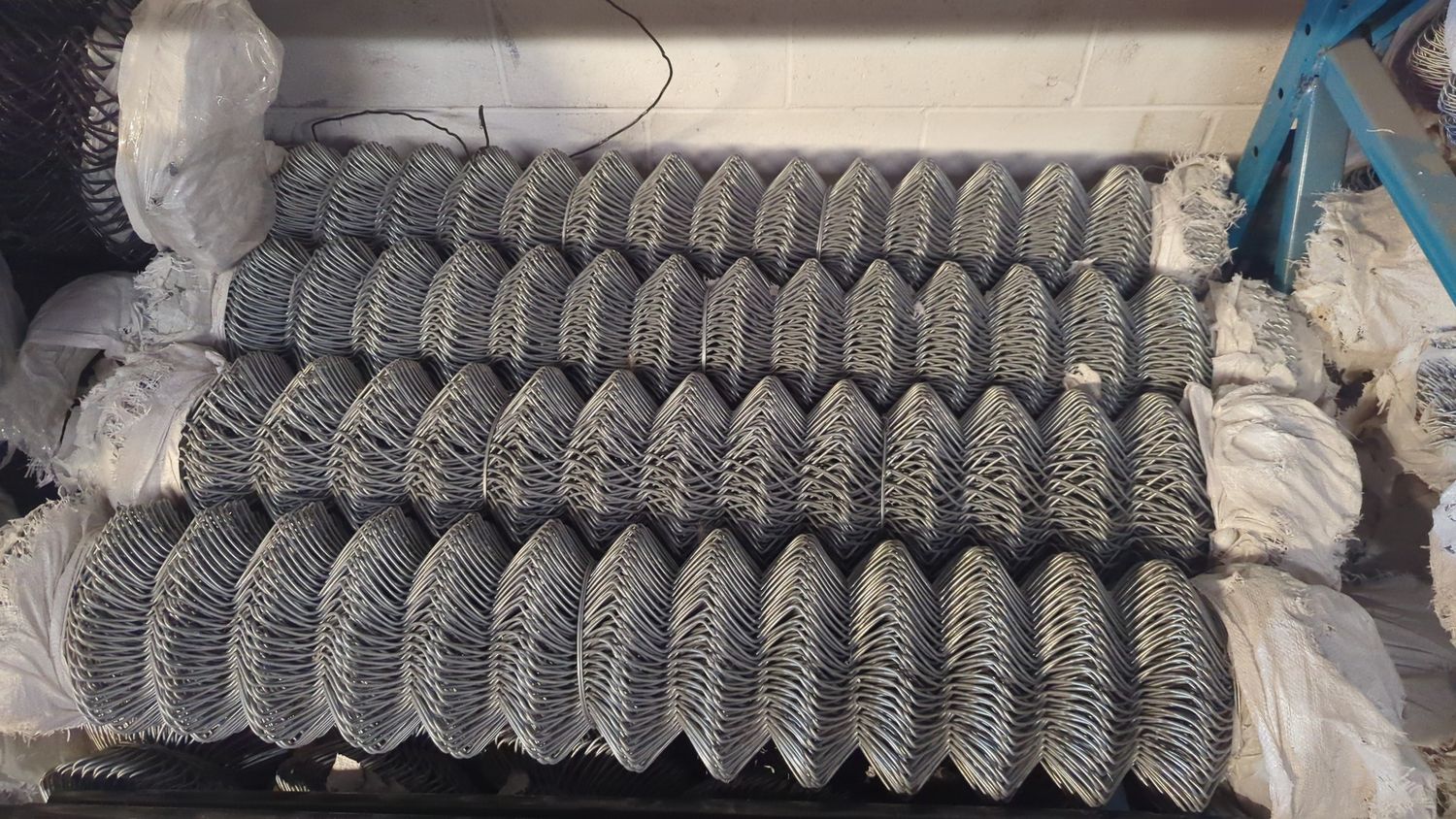 Fence: 4ft 11 Gauge 2in Silver Galvanized