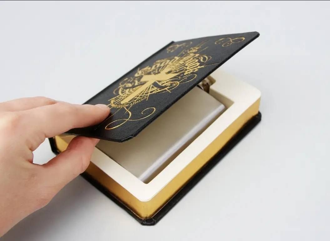 The Good Book - Hip Flask in a Bible (Inc. 4oz Stainless Flask)