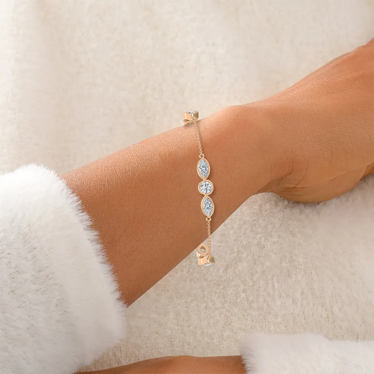 Marquise And Round Diamond Lisse Fashion Pendant