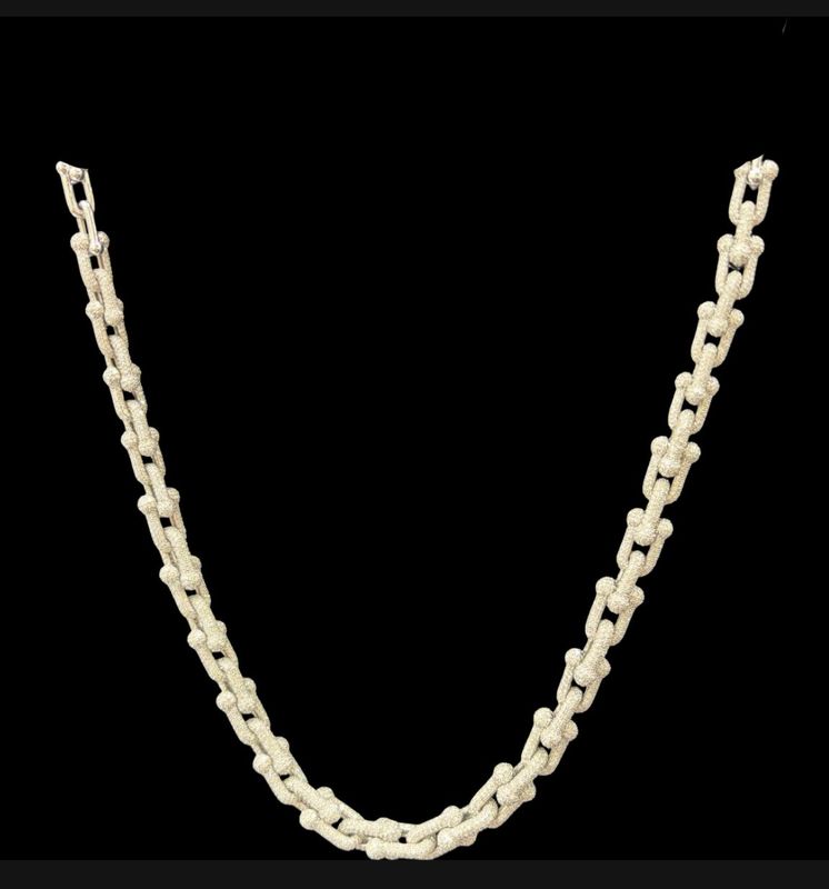 Link Diamond Chain