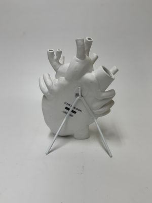 Soletti Porcelain Heart Vase w/ Stand